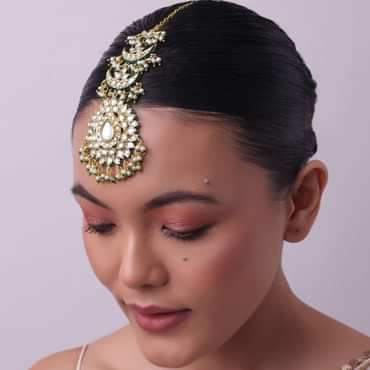 Gold Finish Green Kundan Maang Tikka