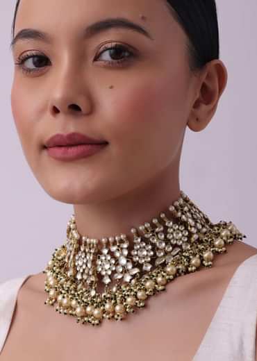 Gold Finish Heavy Bridal Choker And Maang Tikka Set