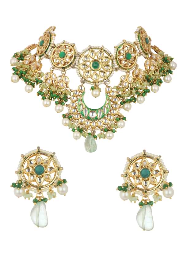 Gold Finish Kundan Choker Set In Mix Metal