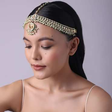 Gold Finish Kundan And Pearl Mathapatti