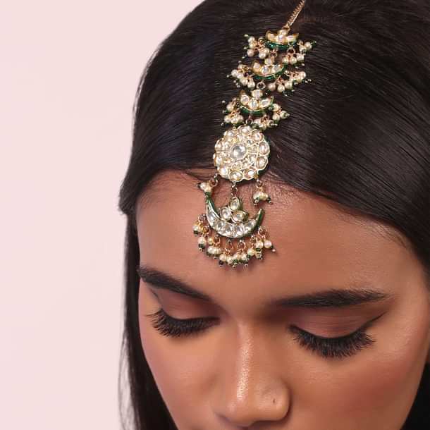 Gold Finish Kundan Maangteeka Gold Finish Kundan Maangteeka