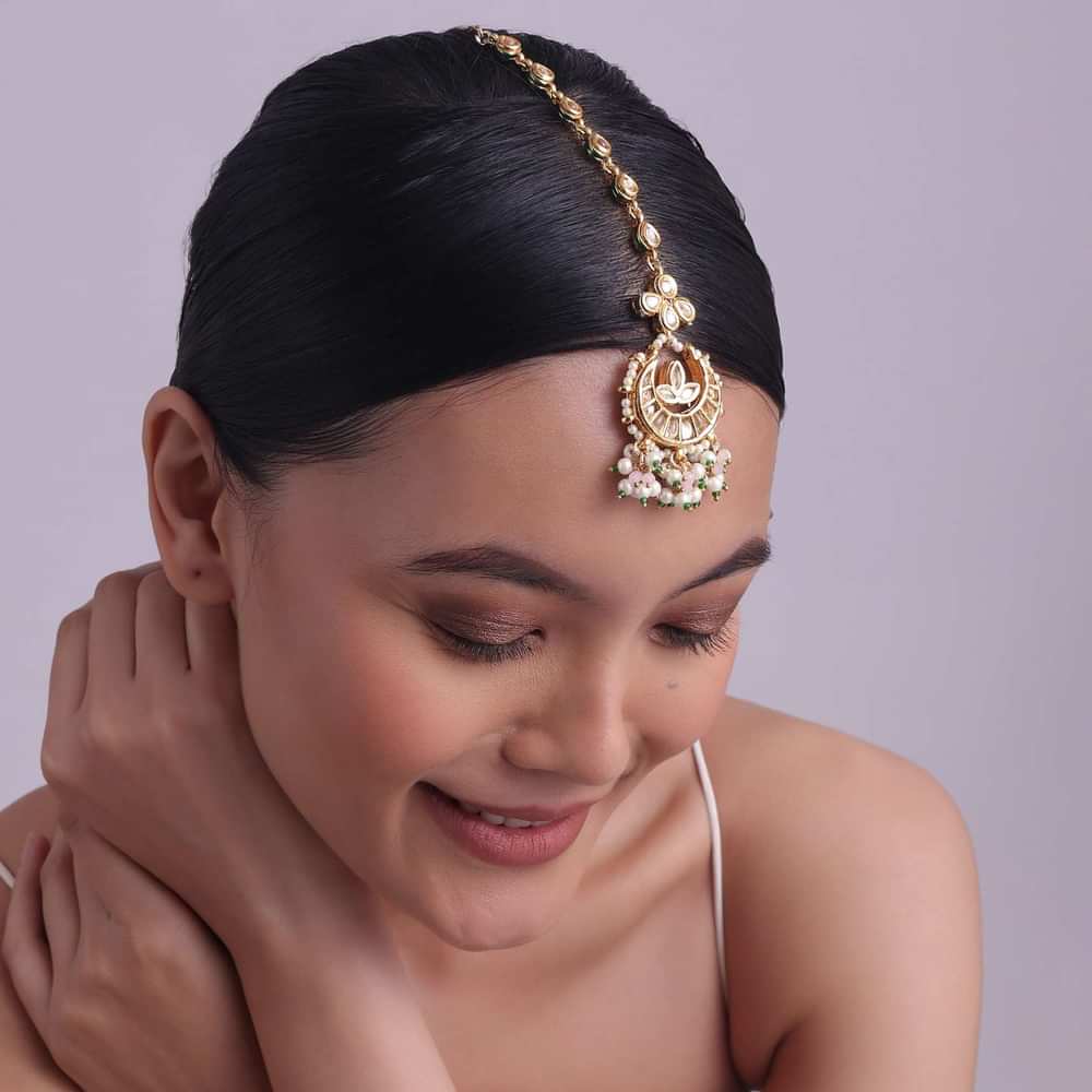 Gold Finish Kundan Mangtikka With Dangling Pearls