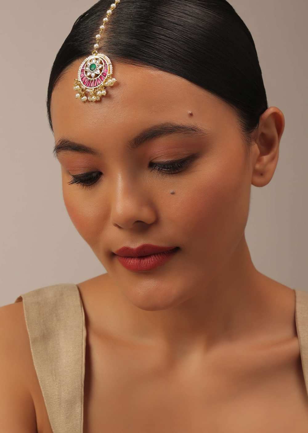 Gold Finish Kundan Multicolor Floral Maangtika With Synthetic Beads And Stones