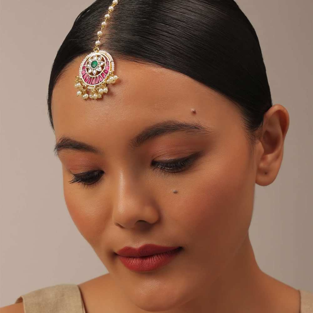Gold Finish Kundan Multicolor Floral Maangtika With Synthetic Beads And Stones