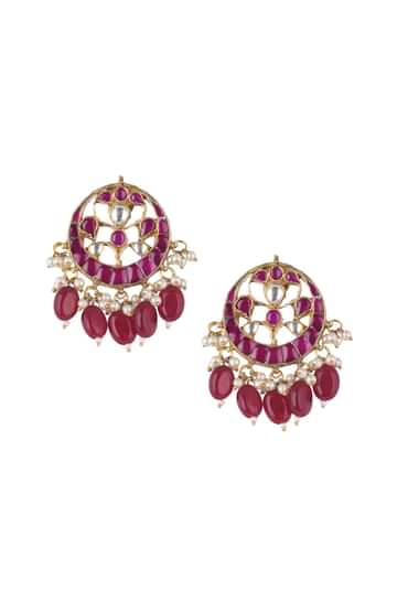 Gold Finish Kundan Necklace And Earring Set With Pearls