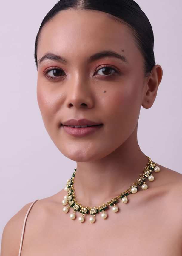Gold Finish Kundan Necklace With Pearls Gold Finish Kundan Necklace With Pearls