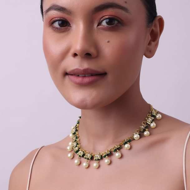 Gold Finish Kundan Necklace With Pearls Gold Finish Kundan Necklace With Pearls
