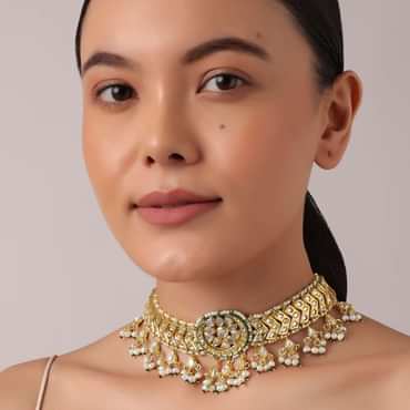 Gold Finish Pendant Choker Set With Bead Drops And Studded Kundan