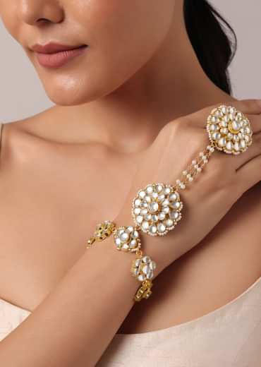 Gold Kundan Hathphool With Floral Motifs