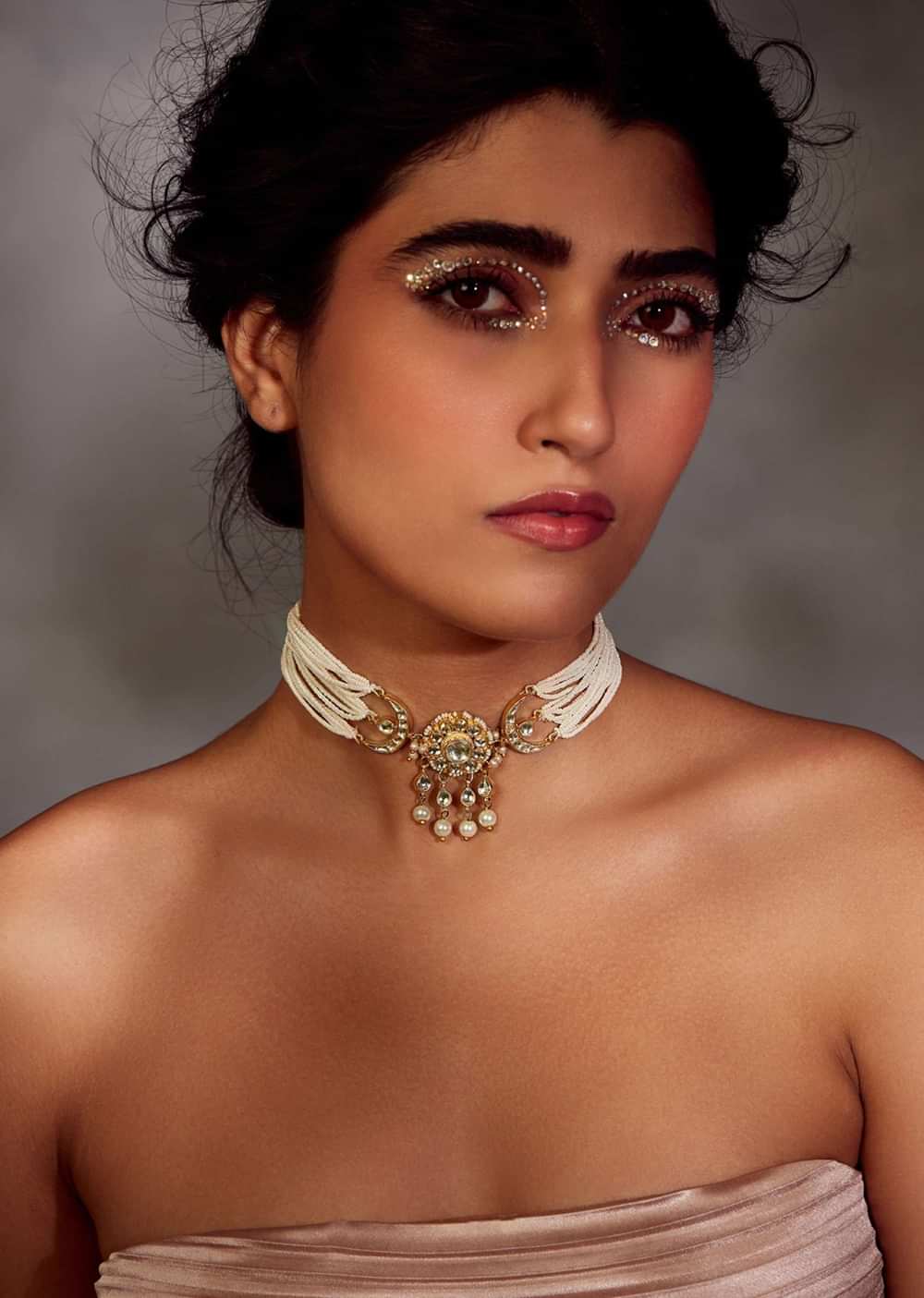 Gold Plated Silver Alloy Kundan Choker Necklace Adorned With Pearls