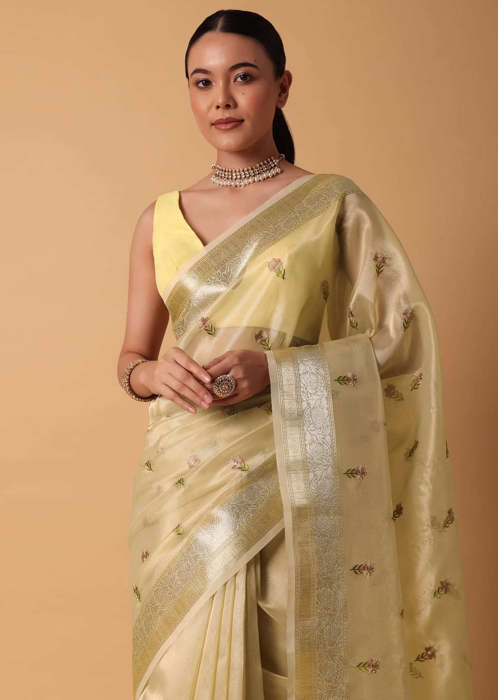Gold Silk Chanderi Saree With Resham Motifs And Unstitched Blouse Piece