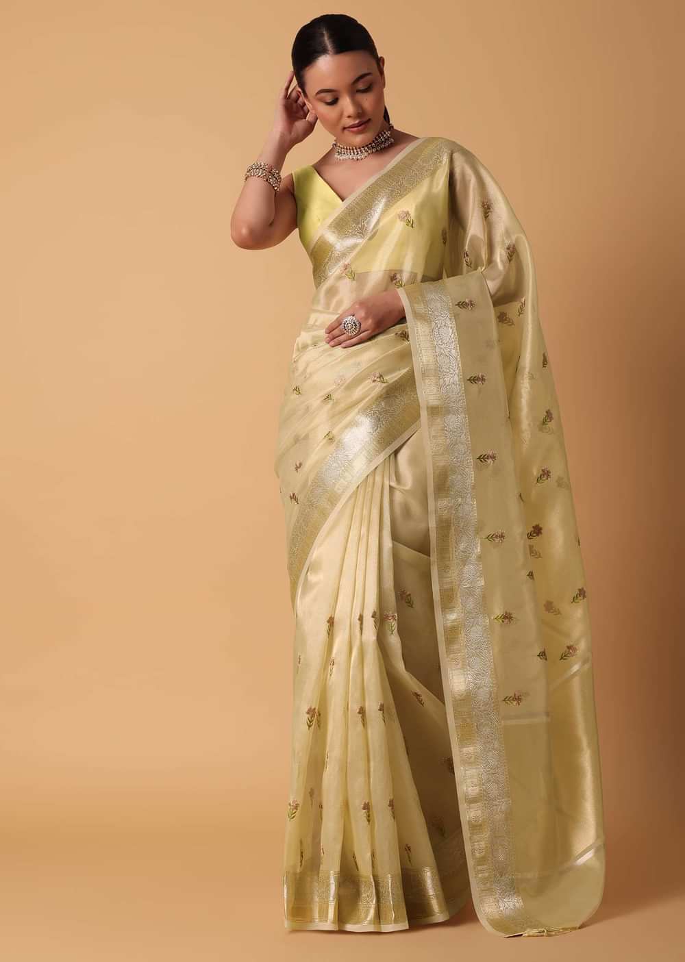 Gold Silk Chanderi Saree With Resham Motifs And Unstitched Blouse Piece