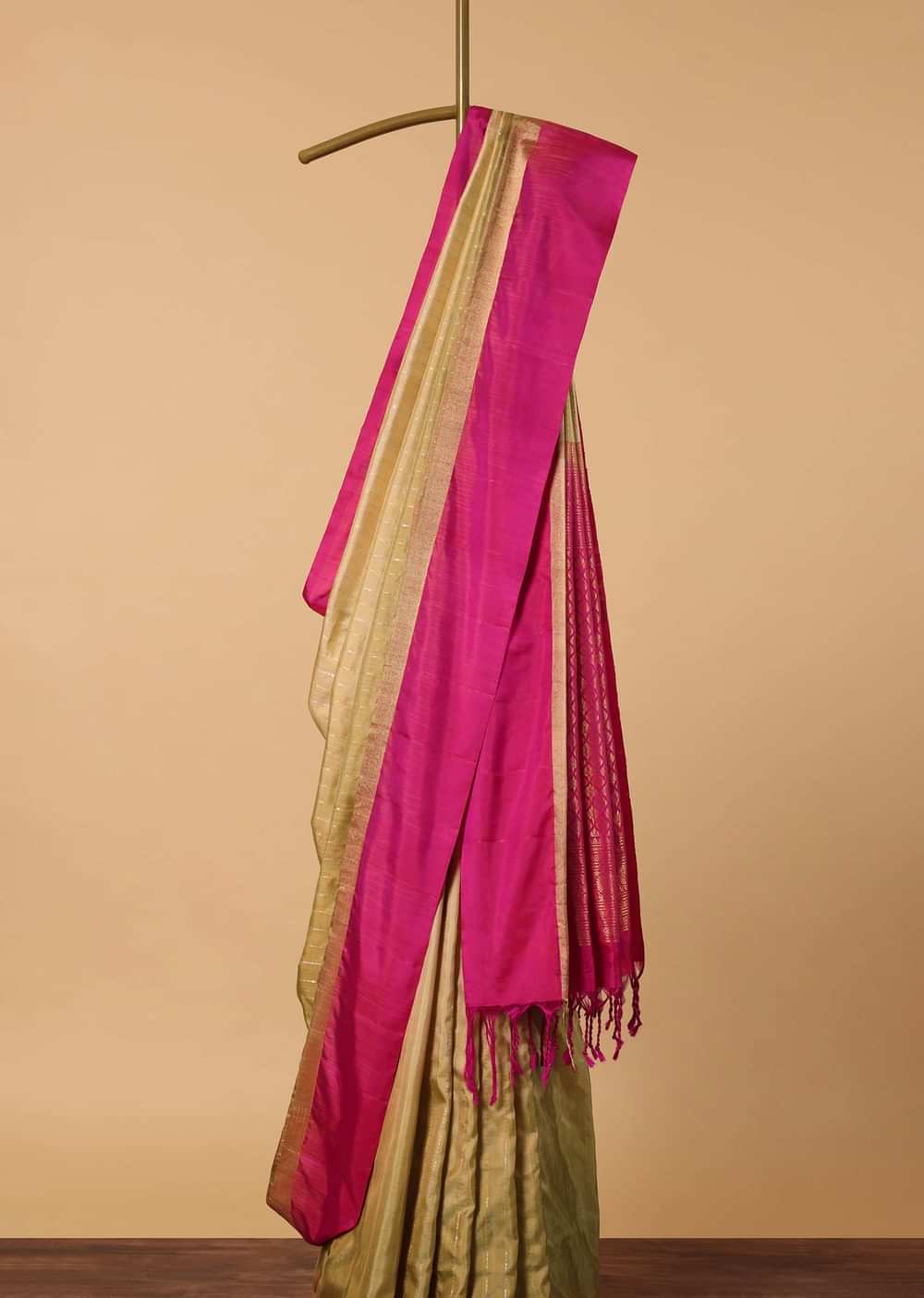Gold South Silk Saree With Contrast Pallu And Unstitched Blouse Piece