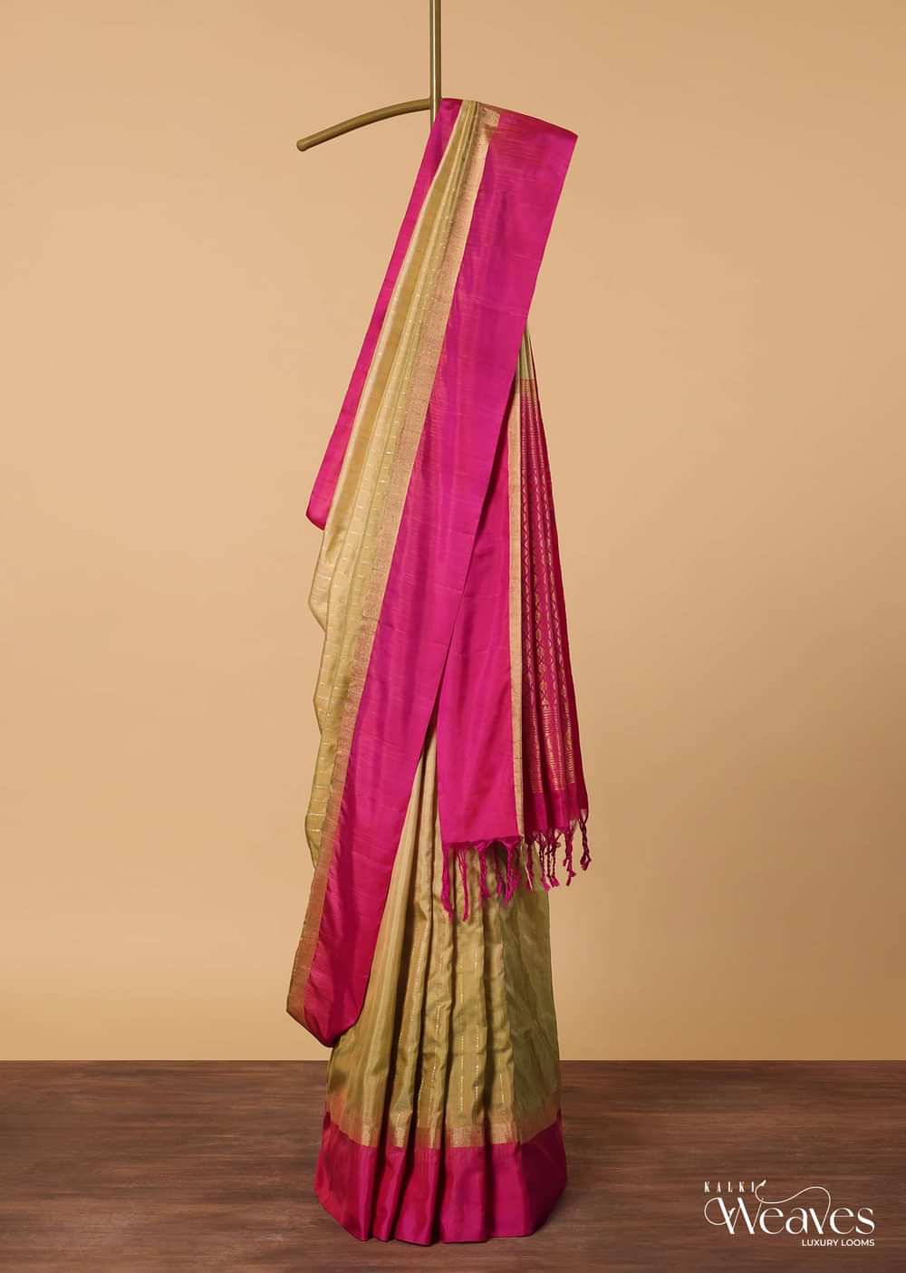 Gold South Silk Saree With Contrast Pallu And Unstitched Blouse Piece
