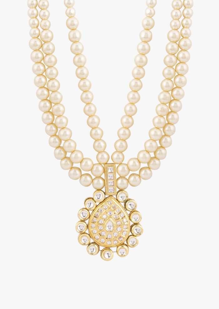 Gold Toned Pearl Mala With Kundan Centre Piece