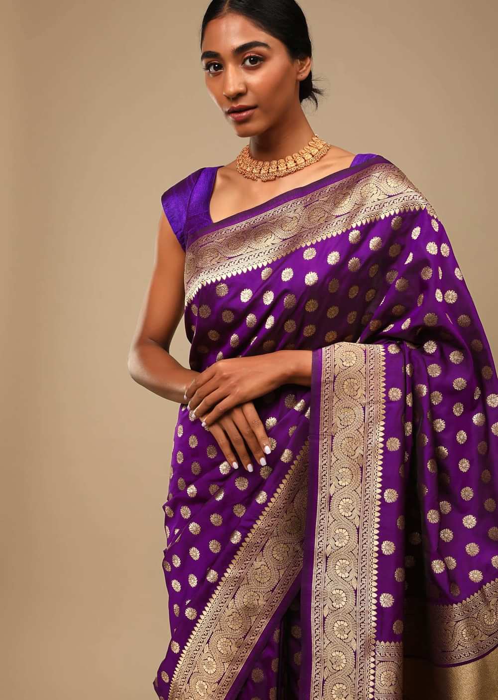 Grape Purple Saree In Art Handloom Silk With Woven Floral Buttis, Paisley Motifs On The Pallu And Unstitched Blouse
