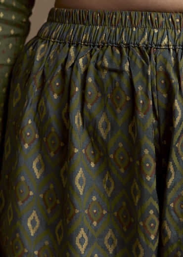 Green Indie Print Cotton Kurta Set with Thread Work