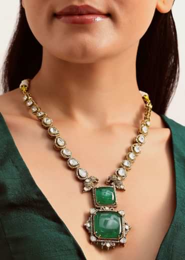 Green And Gold Kundan Necklace Set In Mix Metal