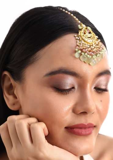 Green And Gold Mix Metal Kundan Maang Tikka