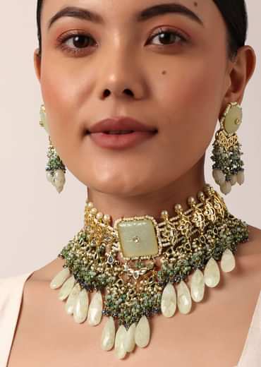Green Bridal Choker Set With Beige Stones And Kundan