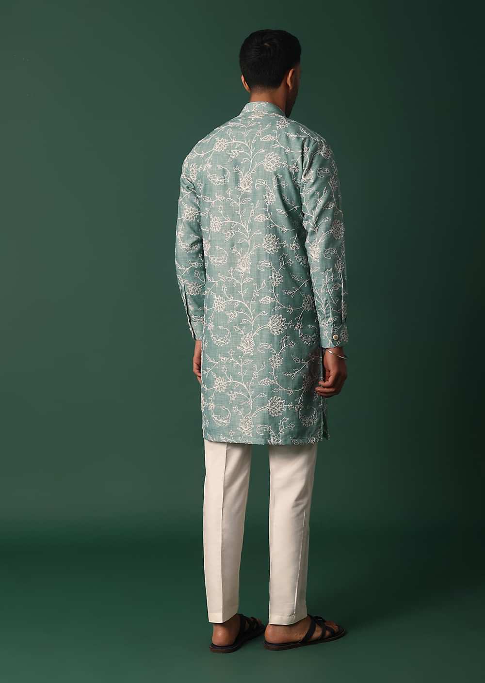 Green Cotton Silk Kurta Set With Intricate Thread Work