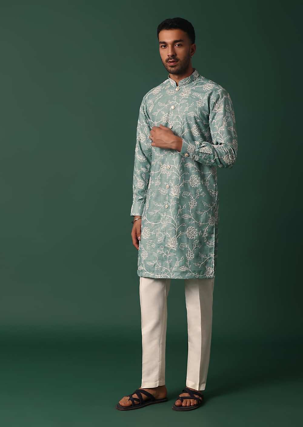 Green Cotton Silk Kurta Set With Intricate Thread Work