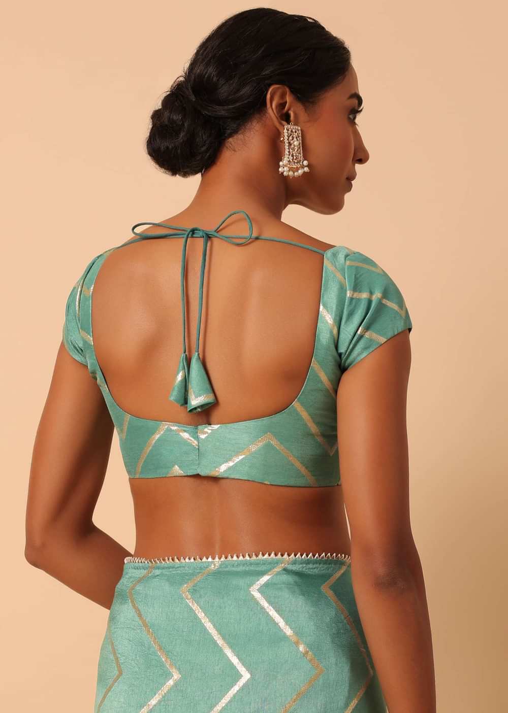 Green Dola Silk Saree With Zig Zag Lurex Work And Unstitched Blouse Piece