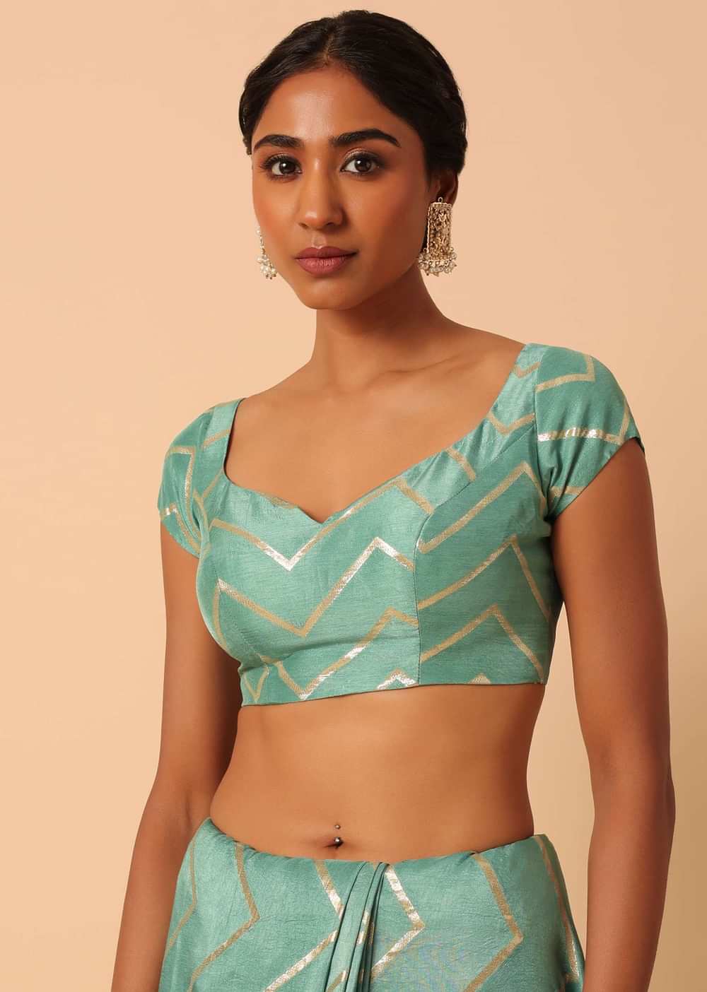 Green Dola Silk Saree With Zig Zag Lurex Work And Unstitched Blouse Piece