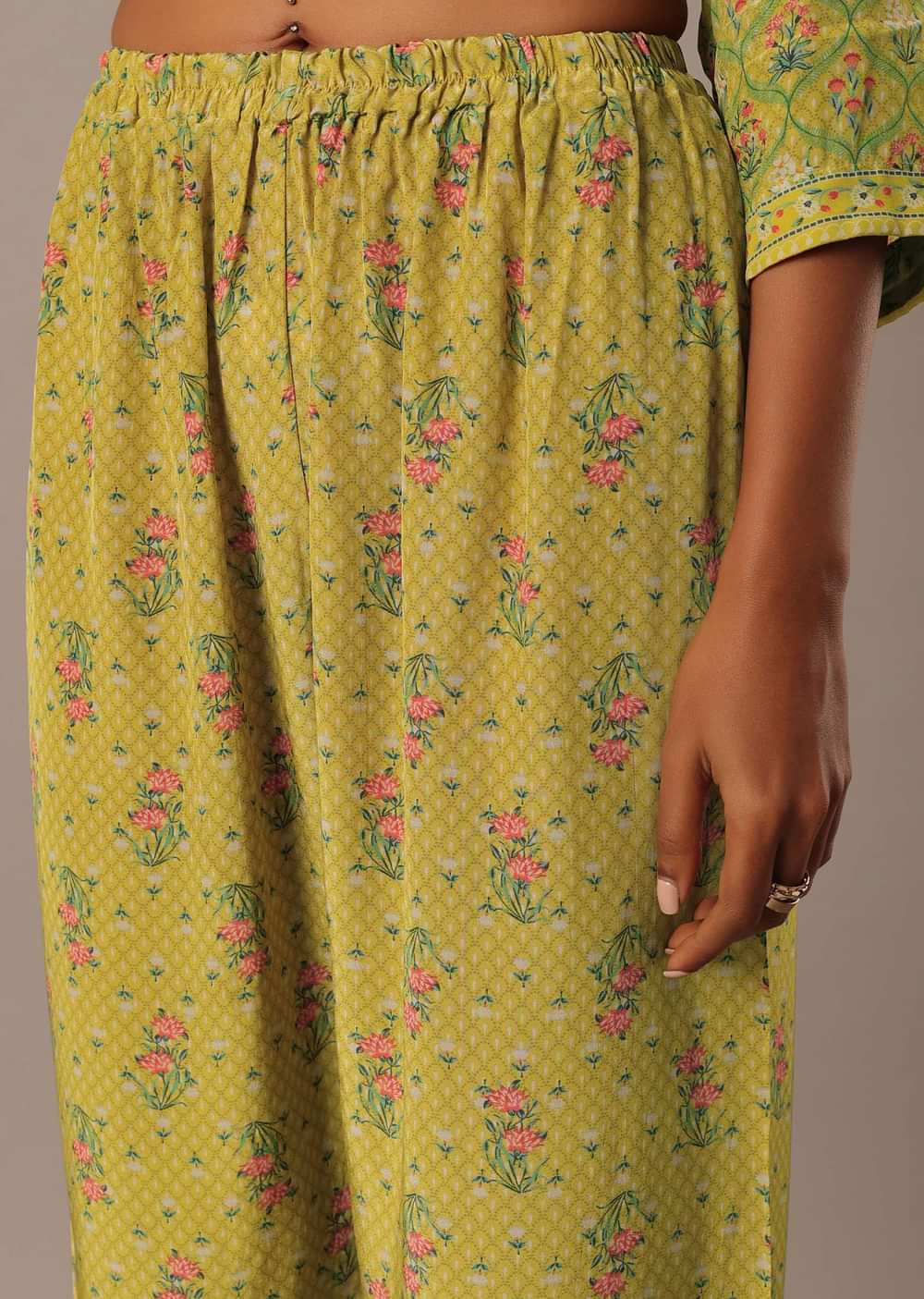 Green Shirt Collar Printed Short Kurta With Pants