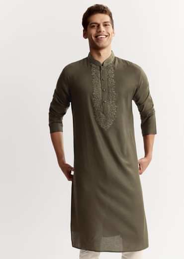 Green Silk Kurta Set With Resham And Embroidery