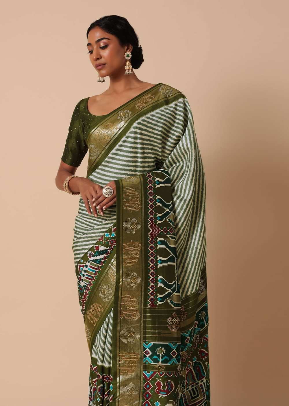 Green Silk Printed Saree With Patola Detail And Unstitched Blouse Piece