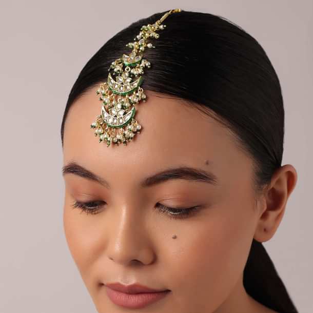 Green Tiered Maangtikka With Studded Kundan And Crescent Moon Motifs Green Tiered Maangtikka With Studded Kundan And Crescent Moon Motifs