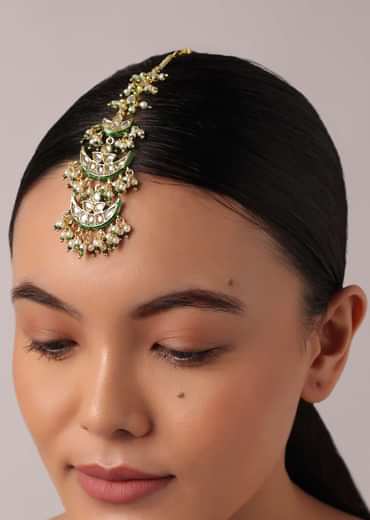 Green Tiered Maangtikka With Studded Kundan And Crescent Moon Motifs Green Tiered Maangtikka With Studded Kundan And Crescent Moon Motifs