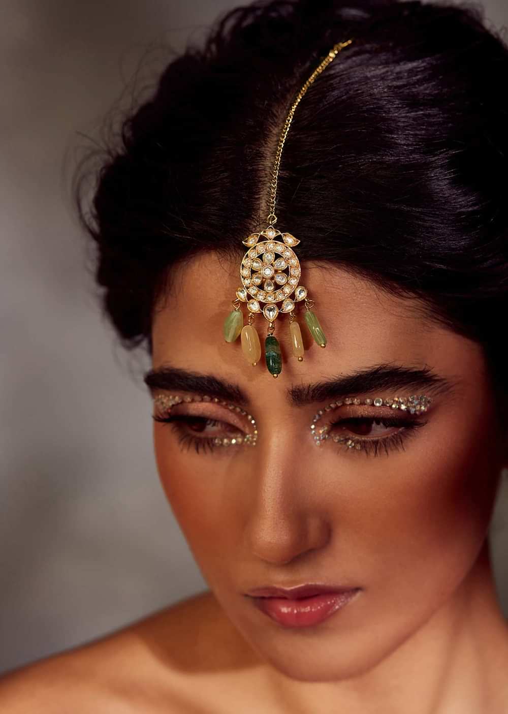 Green Toned Floral Polki Maang Tikka In Silver Alloy