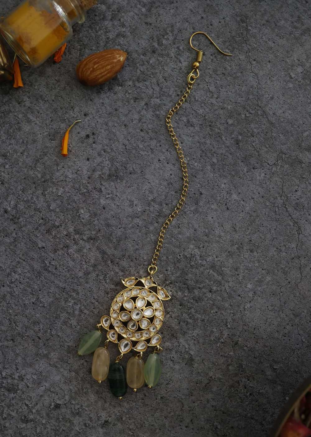 Green Toned Floral Polki Maang Tikka In Silver Alloy