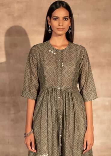 Green Tunic In Muslin With Bandhani Print And Aari Thread Embroidered Floral Motifs