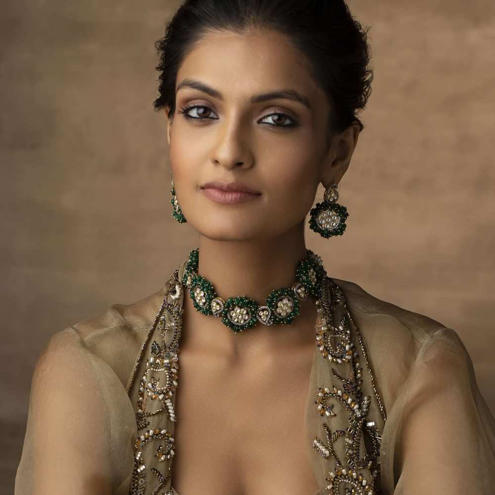 Green Victorian Polki Choker And Earring Set In Silver Alloy