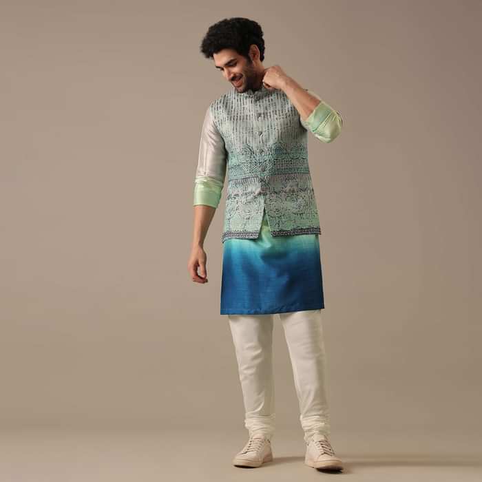 Grey Bundi And Kurta Set In Silk