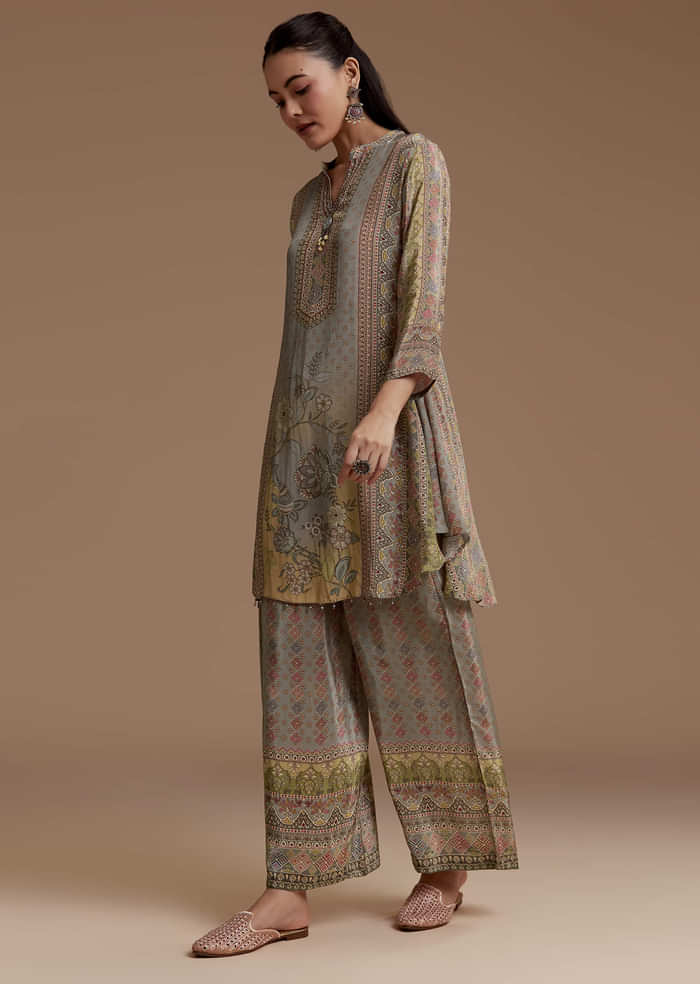 Grey Kurta Pant Set with Floral Print