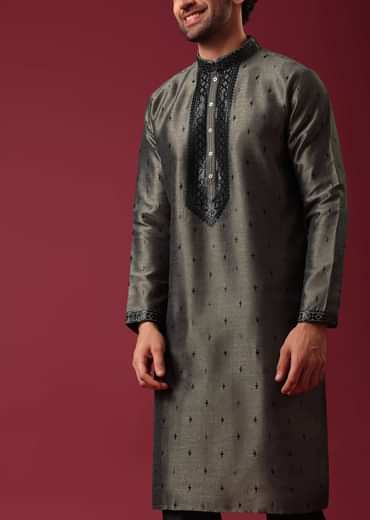 Grey Kurta Set In Silk Grey Kurta Set In Silk