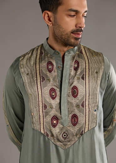 Grey Silk Kurta Set For Men With Hand Dyed Leheriya Print