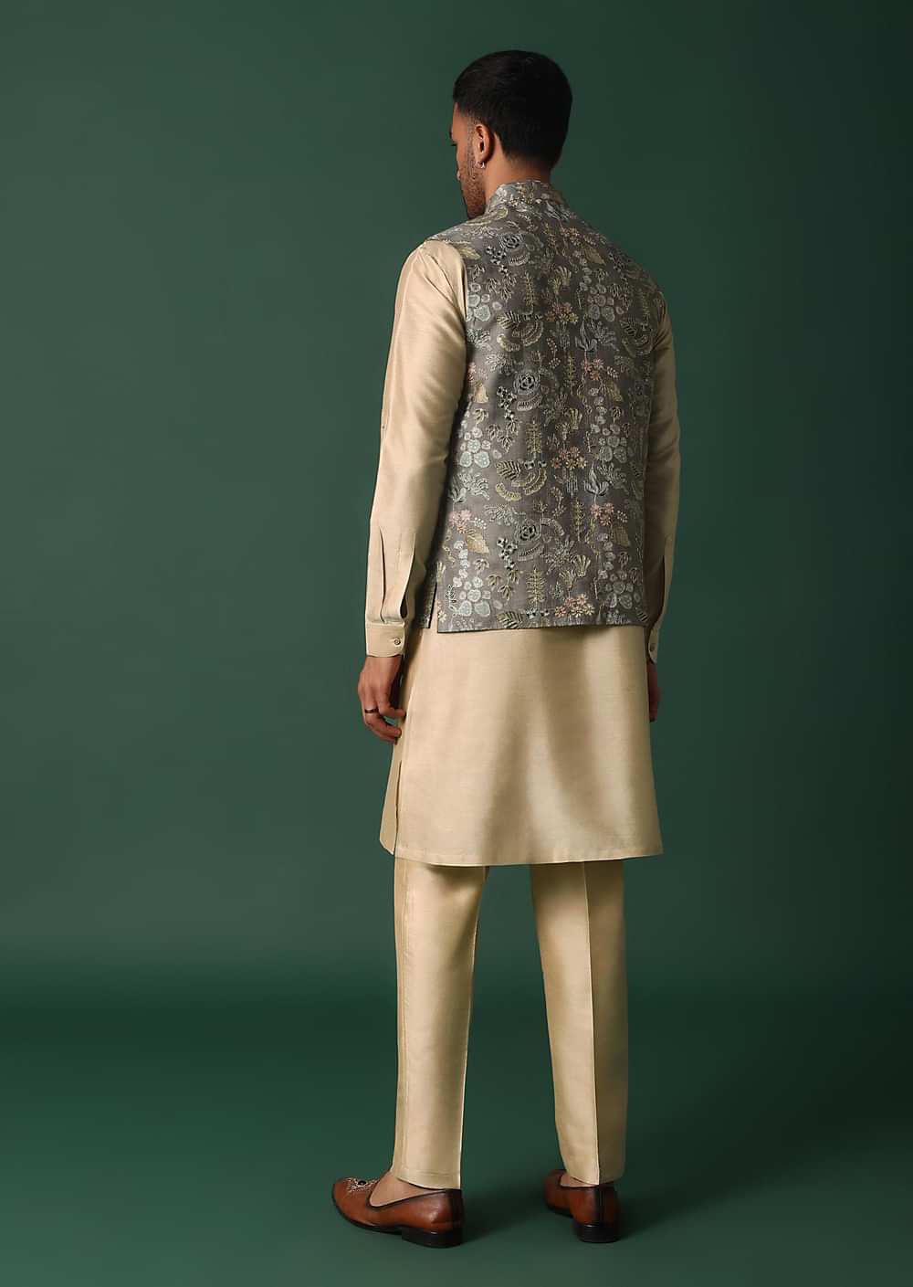 Grey Silk Jacket Kurta Set With Intricate Thread Work