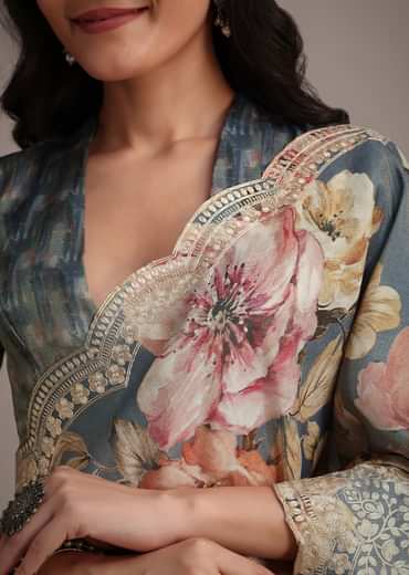 Grey Tissue Muslin Digital Printed Saree With Pitta Work On Border