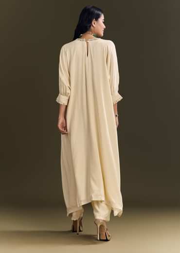 Ivory White Kurta Pant Set With Green Beaded Neckpiece