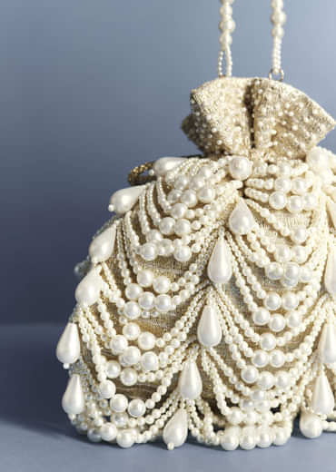 Ivory Pearl Drop Potli