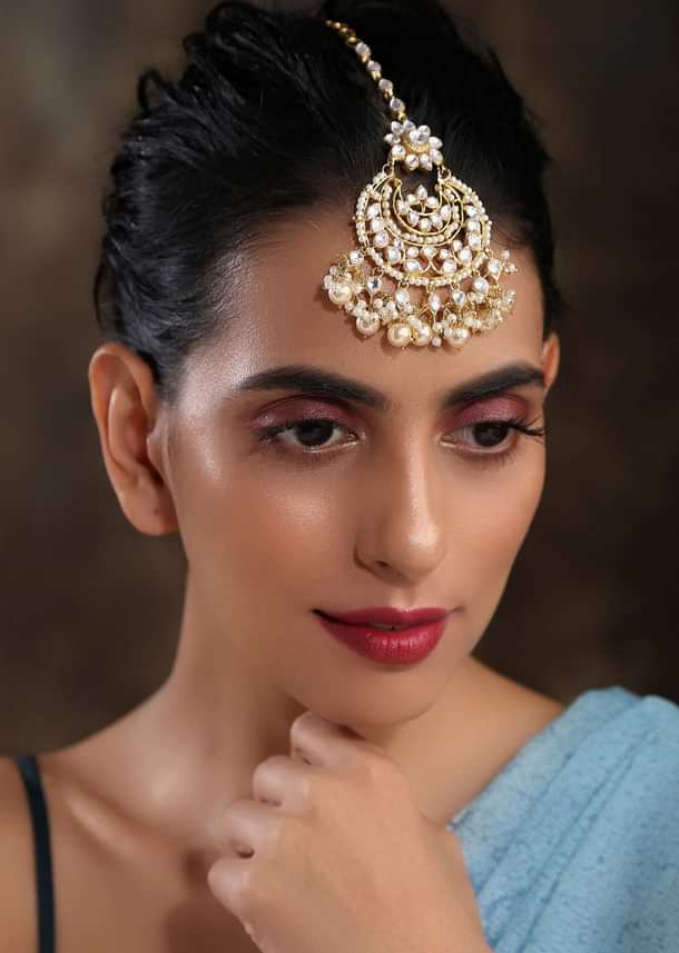 Gold Plated Kundan And Pearl Maang Tika Gold Plated Kundan And Pearl Maang Tika