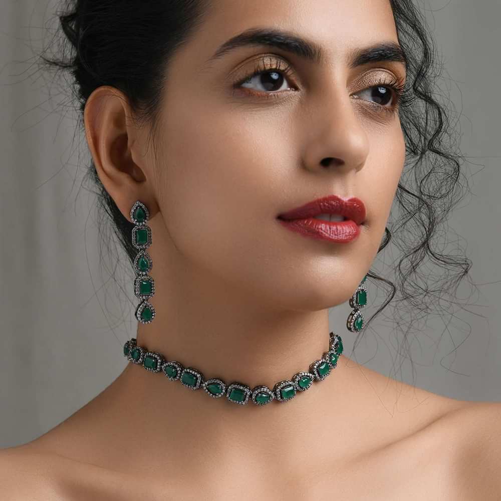 Green Silver Victorian Necklace Set