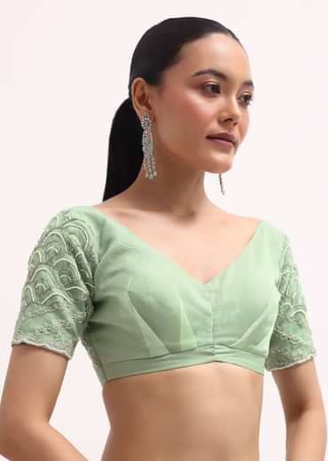 Light Green Scallop Border Saree With Unstitched Blouse