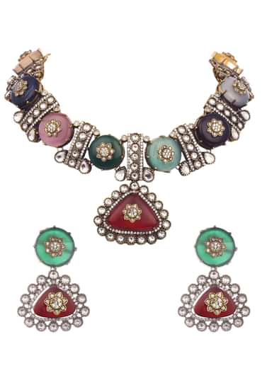 Multi Colour Kundan Short Necklace Set In Mix Metal