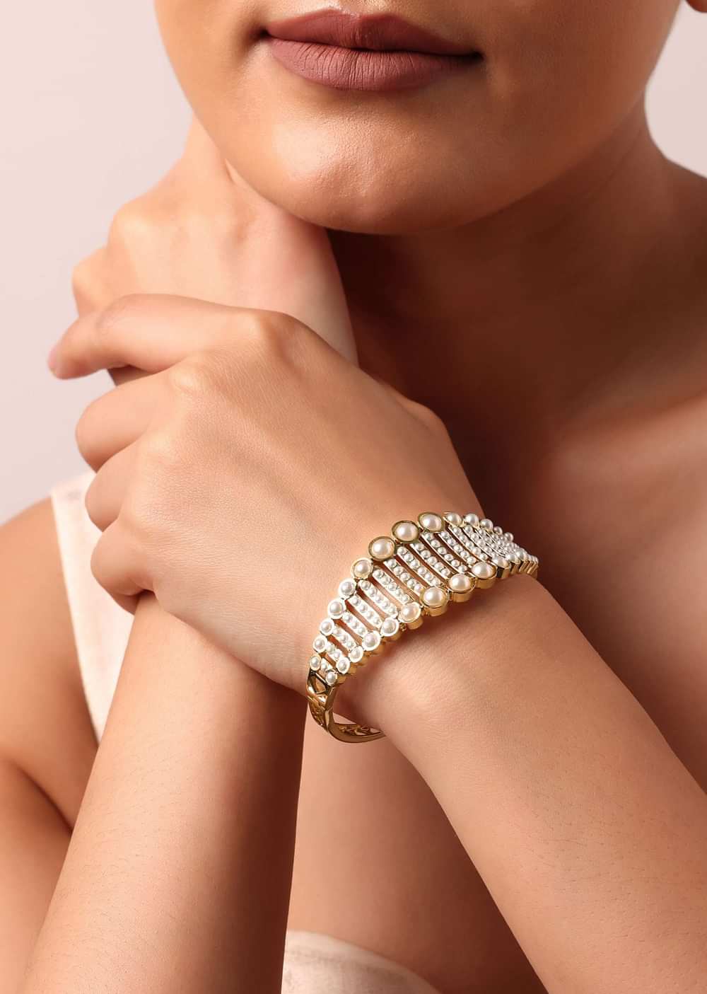 Multi Tone Bangle With Embedded Kundan And Beads